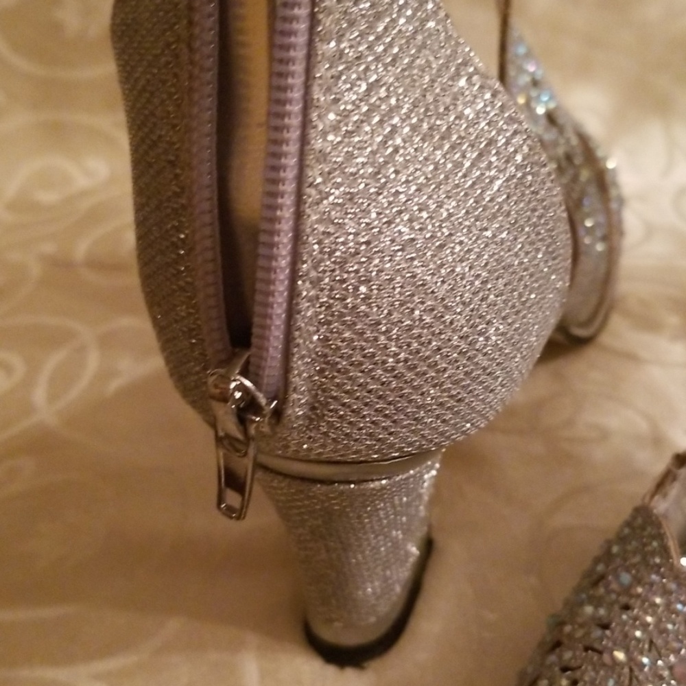 Booties - Picture 4 of 4